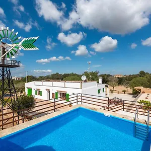 https://son-vorera-situada-en-una-colina-con-piscina.balearic-islands.net