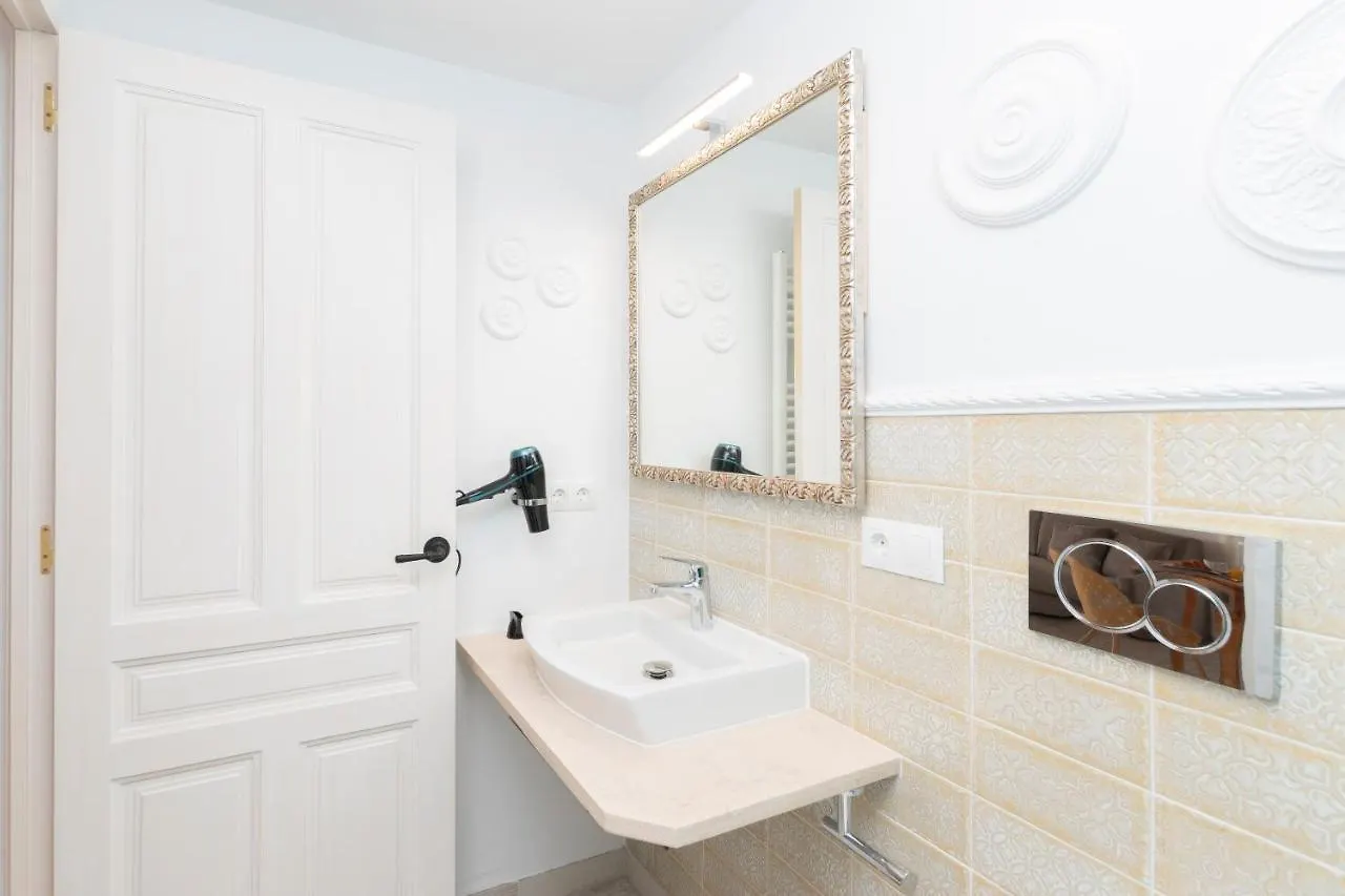 Casa Azul - Boutique Apartments By Casa Del Patio (Adults Only) Estepona 0*,  Spagna